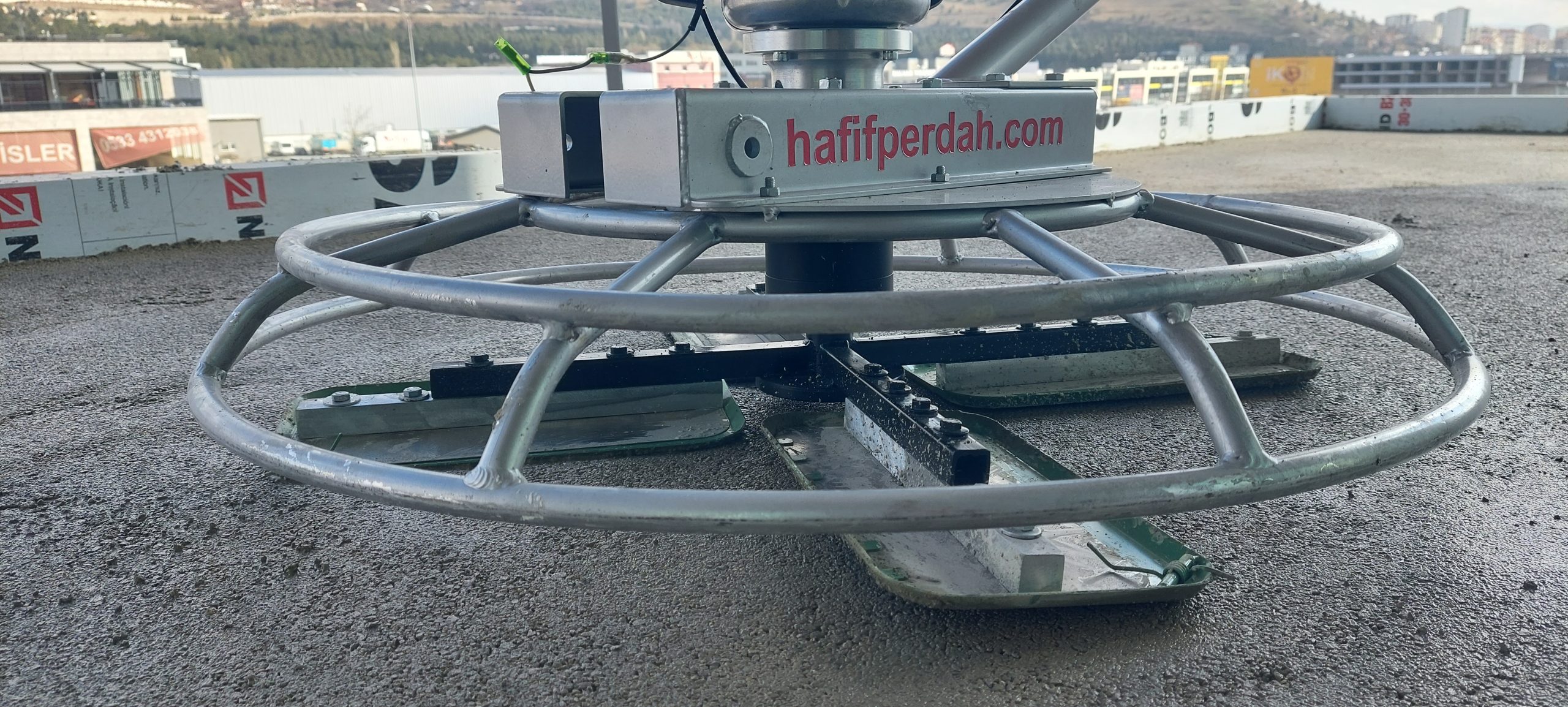 Sadece 18 kg olan helikopter perdah makinesi ile makinenin yer değişimi artık çok kolay