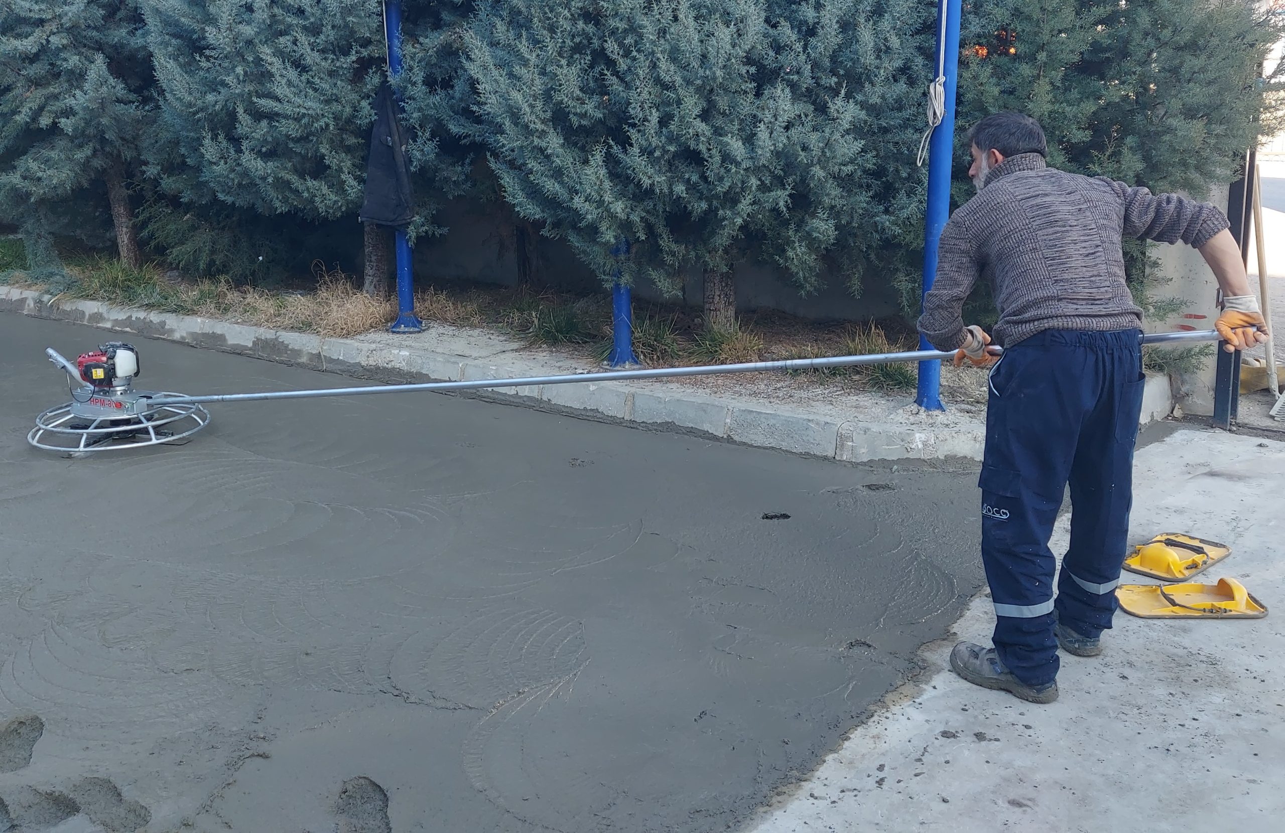 Artık küçük işlerde yüzeye basmadan beton perdahlayabilirsiniz.